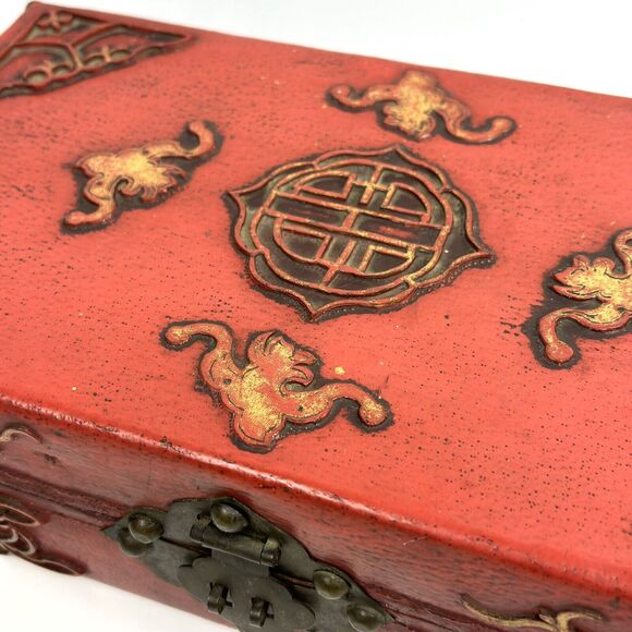 Antique 19th Century Handmade Leather Red Chinese Box Lacquered gold gilt symbol - Picture 3 of 16